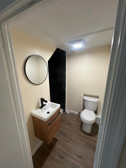 Building Photo - 436 Brook St