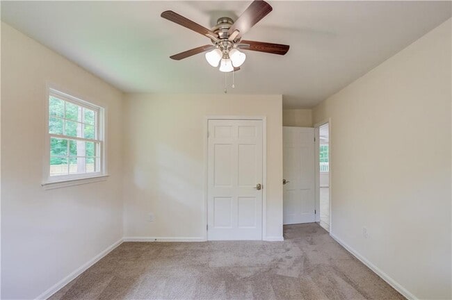 Building Photo - 770 Crest Valley Dr NW