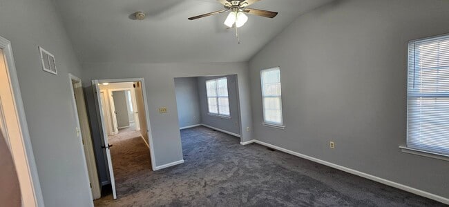 Building Photo - 911 Caralea Dr