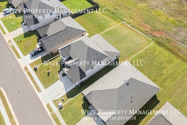 Building Photo - 283 Shubert Dr