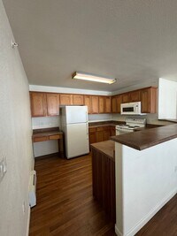 Building Photo - 3BD/2BA New Castle Apartment | 2-Car Garage| 1 Month FREE