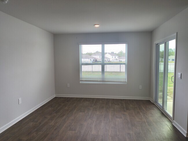 Building Photo - 44 Autumn's Wood Dr