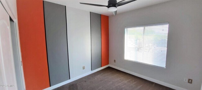 Building Photo - 3741 N Ladera Cir