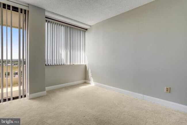 Building Photo - 6301 Stevenson Ave