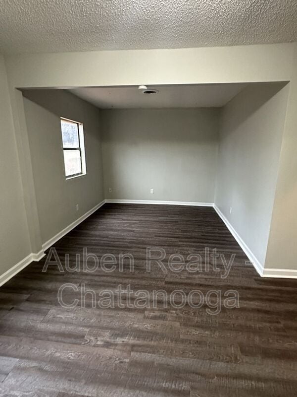 Building Photo - 105 Hunt Ave