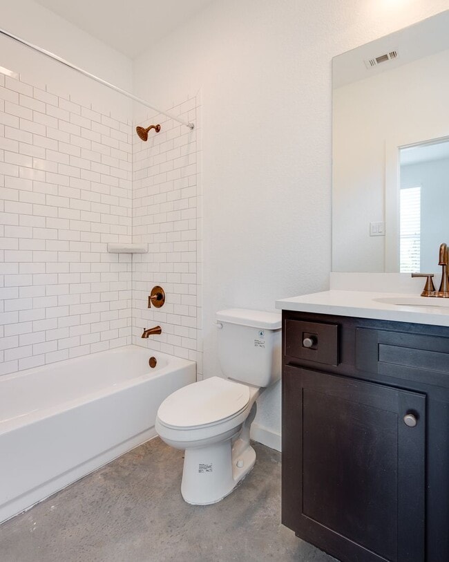 Building Photo - *MOVE IN SUMMER 2026* $5000/$1000 per bed average 5 bed 5.5 Bath Walk to TCU