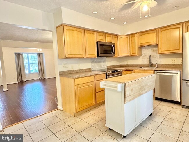 Building Photo - 105 Staunton Ct