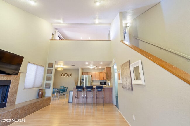 Building Photo - 5051 N Sabino Canyon Rd