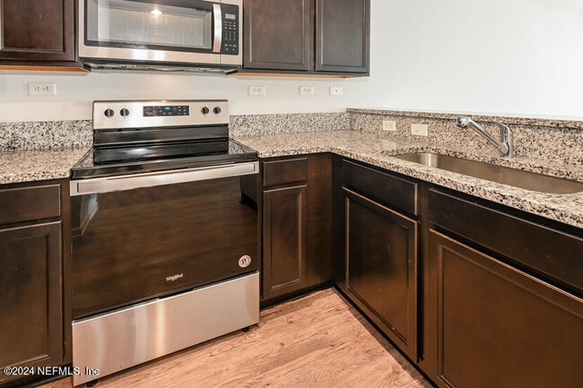 Building Photo - 541 EISEMAN Way