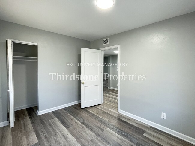 Building Photo - 726 Shearer Ave