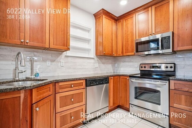 Building Photo - 6022 Valley View Dr