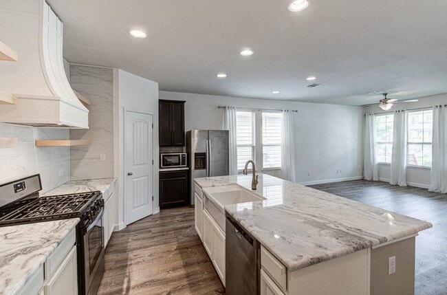 Building Photo - 159 Buckthorn Dr