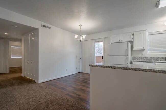 Building Photo - La Paloma Condo with 2-Bedrooms and 2-Bathrooms