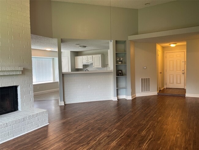 Building Photo - 2703 Hot Springs Dr