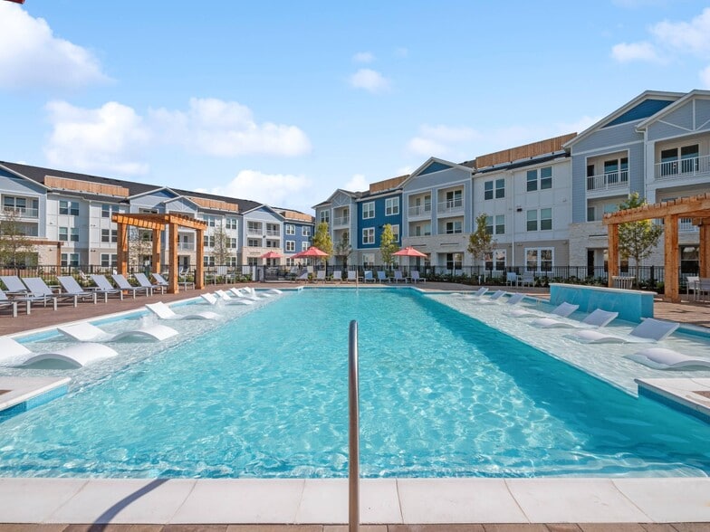 Building Photo - Reserve at Ventana Lakes