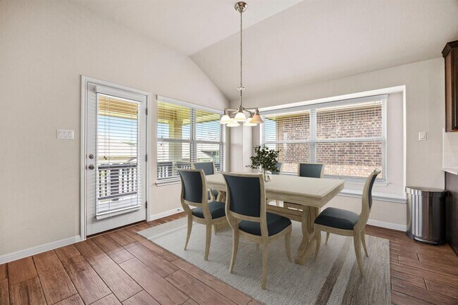 Building Photo - 131 Mount Ellen St