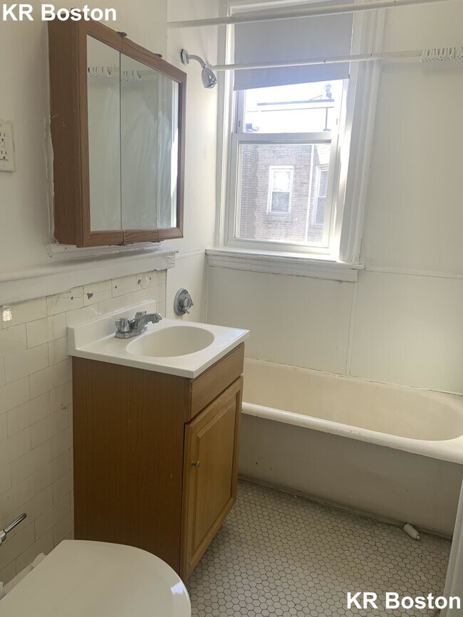 Building Photo - 1381 Boylston St