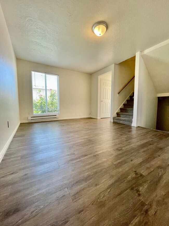 Building Photo - 1554 Monroe Blvd