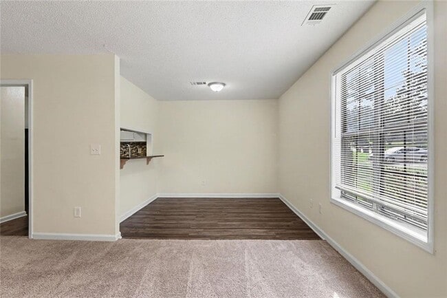 Building Photo - 2623 Dorian Dr SW