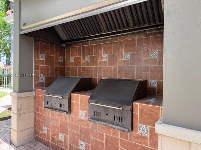 Building Photo - 6831 SW 44th St