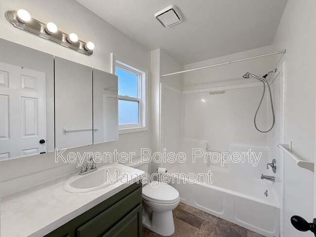 Building Photo - 105 N Chaparal St