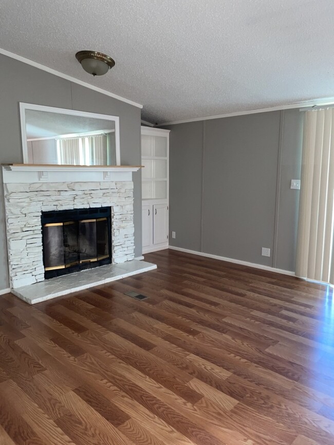 Building Photo - Very Nice Piedmont Mobile Home
