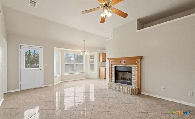 Building Photo - 2908 Southhill Dr
