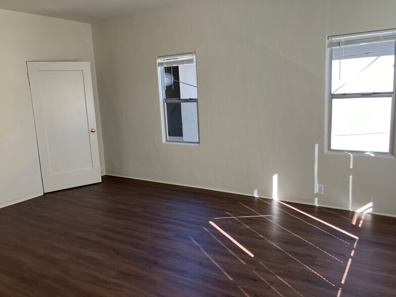 Building Photo - 2625 Ivy Dr