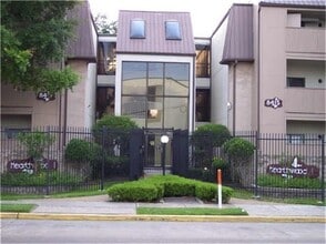 Building Photo - 8415 Hearth Dr