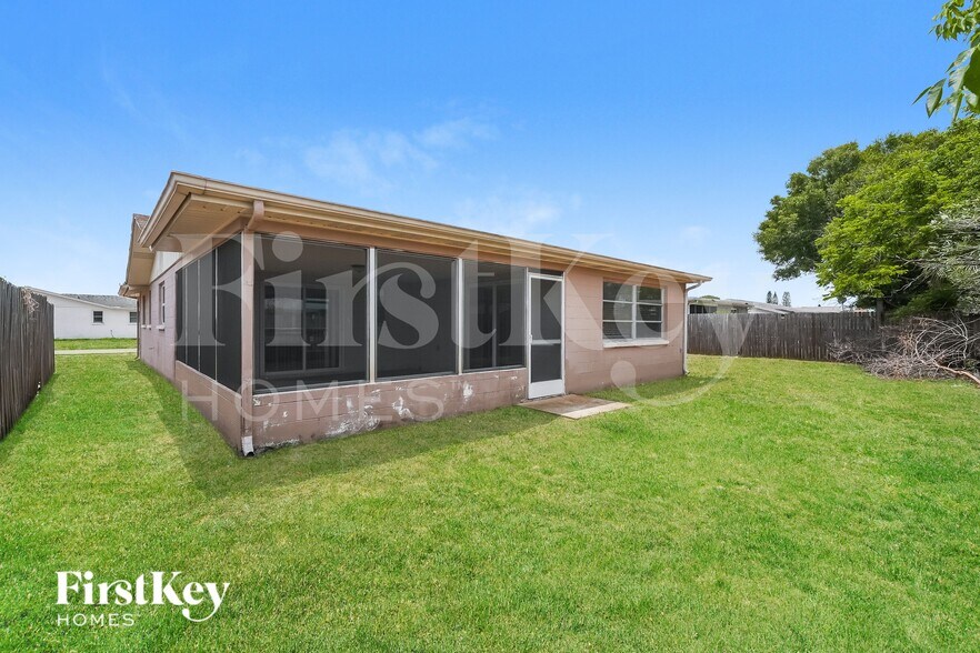 Building Photo - 7915 Foxbloom Dr