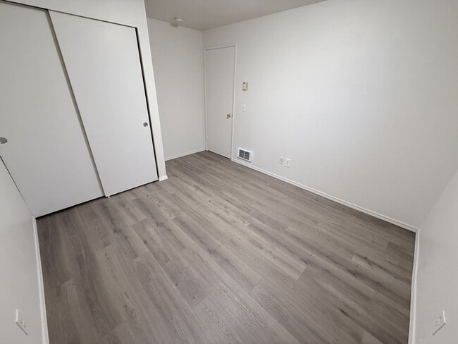 Building Photo - 10807 22nd Pl SE