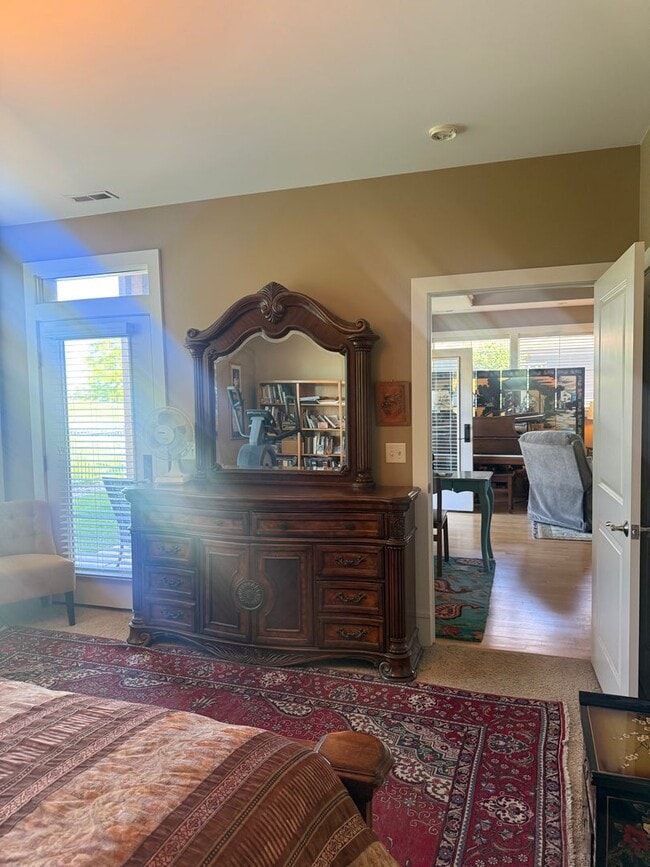 Building Photo - Rare Find- Home for Rent in the Knolls Community
