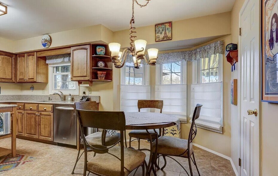 Building Photo - 48 Shelly Ln