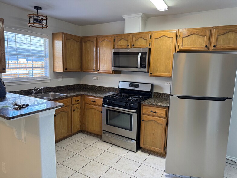 Building Photo - 1168 Savannah Loop