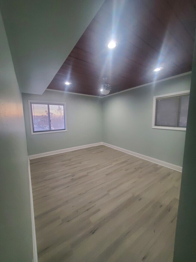 Building Photo - 53 Skyhill Rd