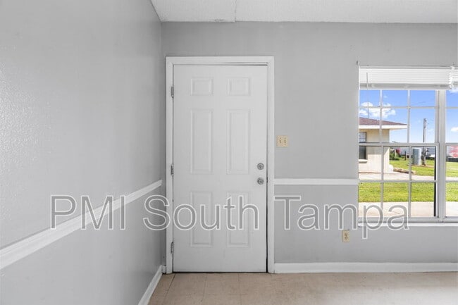 Building Photo - 9948 US-98