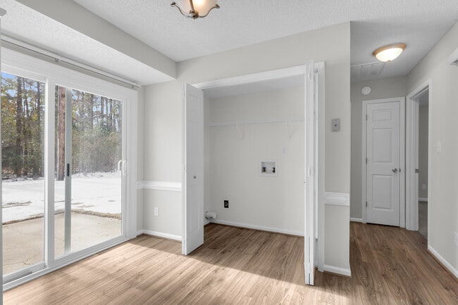 Building Photo - 2803 Currituck Ct