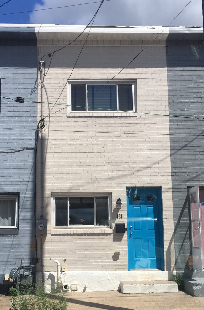 Primary Photo - 121 40th St
