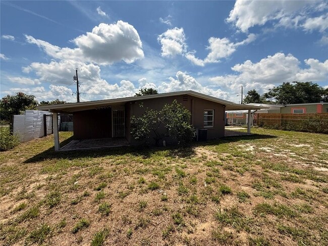 Building Photo - 328 N Observatory Dr