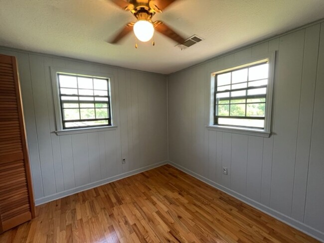 Building Photo - Renovated 4 Bedroom 2 Bath Home with 2 Car...