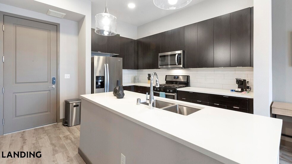 Building Photo - 3150 W Twain Ave