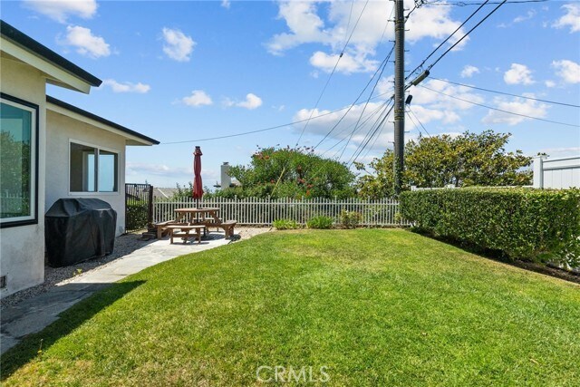 Building Photo - 321 Vía San Sebastian