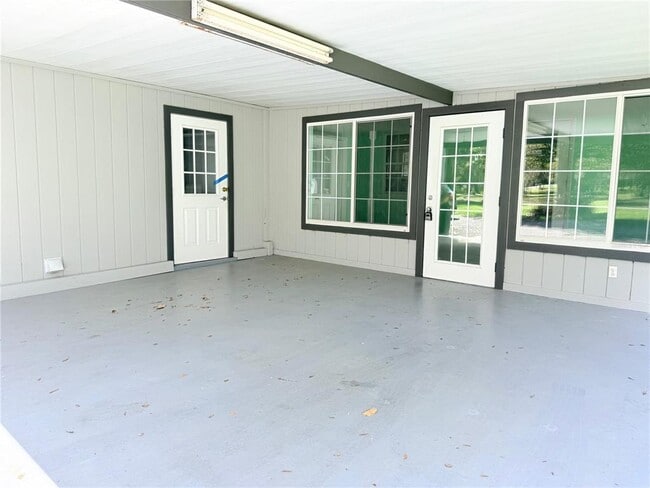 Building Photo - 4701 NE 7th Ave