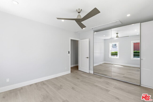 Building Photo - 224 N New Hampshire Ave
