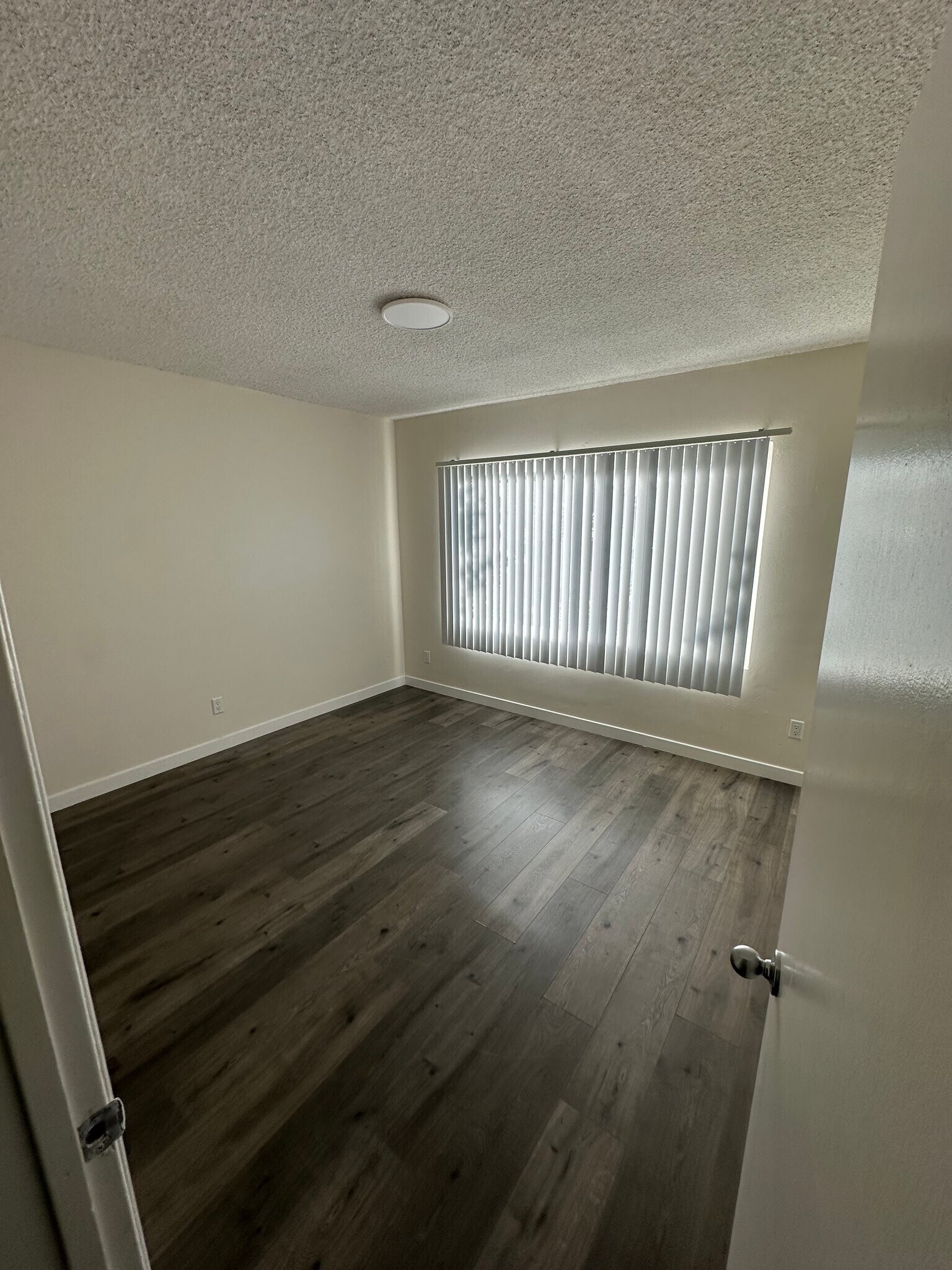 Building Photo - 8024 Owensmouth Ave