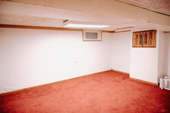 Building Photo - 2441 Templeton St