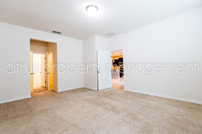 Building Photo - 4/2 Home in Kissimmee