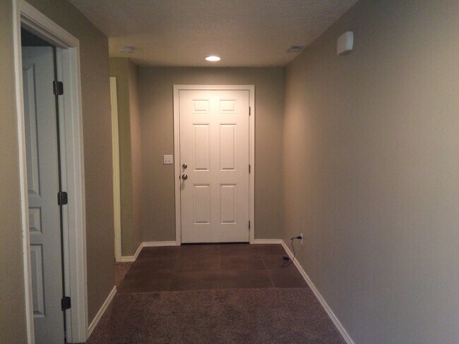 Building Photo - Cute 3 bedroom, 2 bathroom!!