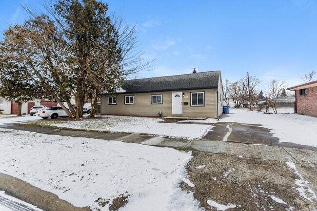 Building Photo - 13341 Herbert Ave
