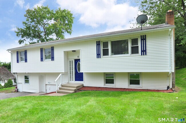 Building Photo - 13 Pleasant View Ave